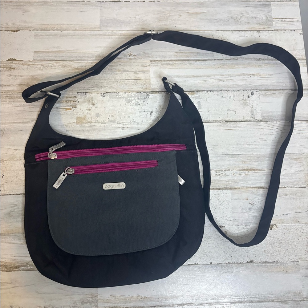 Baggalini Black/Gray/Pink Shoulder Crossbody Zippered Purse Bag